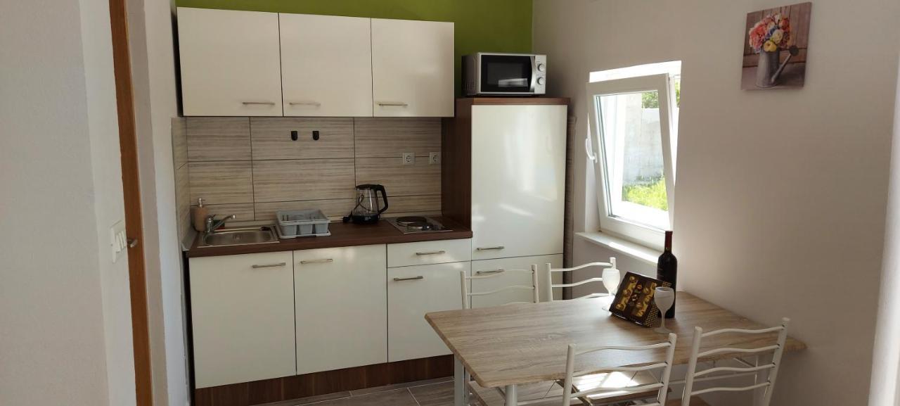 Studio Apartment Palmira Ližnjan Buitenkant foto