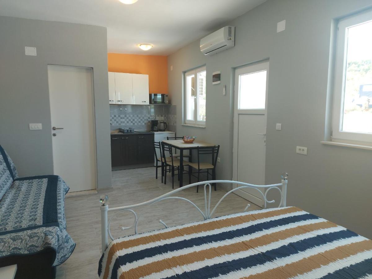 Studio Apartment Palmira Ližnjan Buitenkant foto