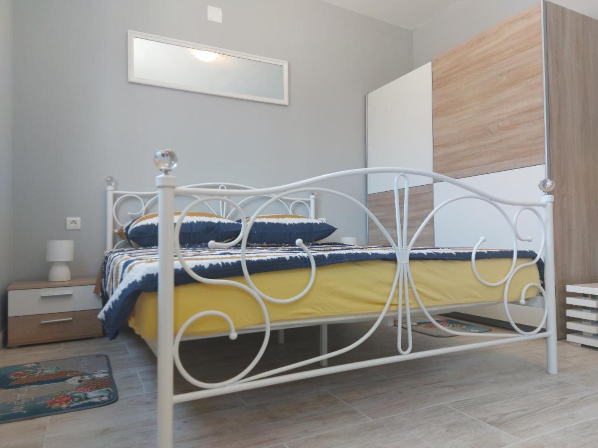 Studio Apartment Palmira Ližnjan Buitenkant foto