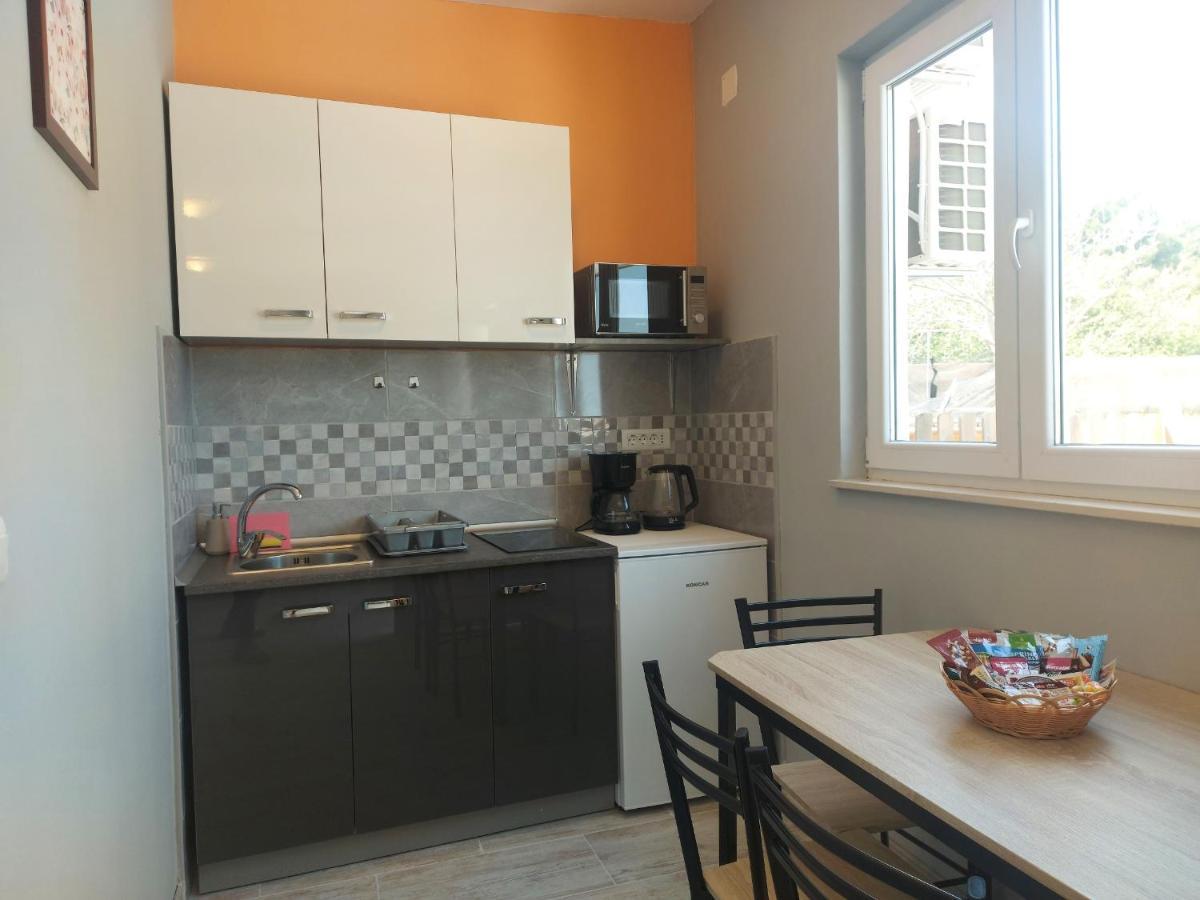 Studio Apartment Palmira Ližnjan Buitenkant foto
