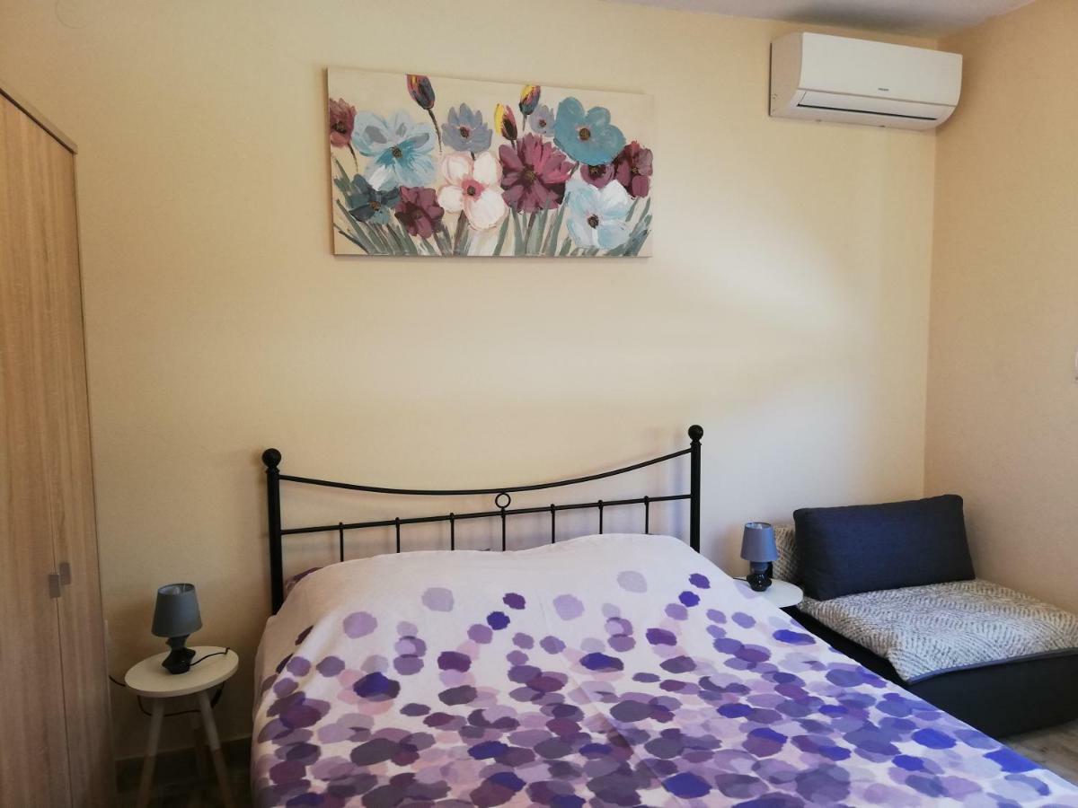Studio Apartment Palmira Ližnjan Buitenkant foto